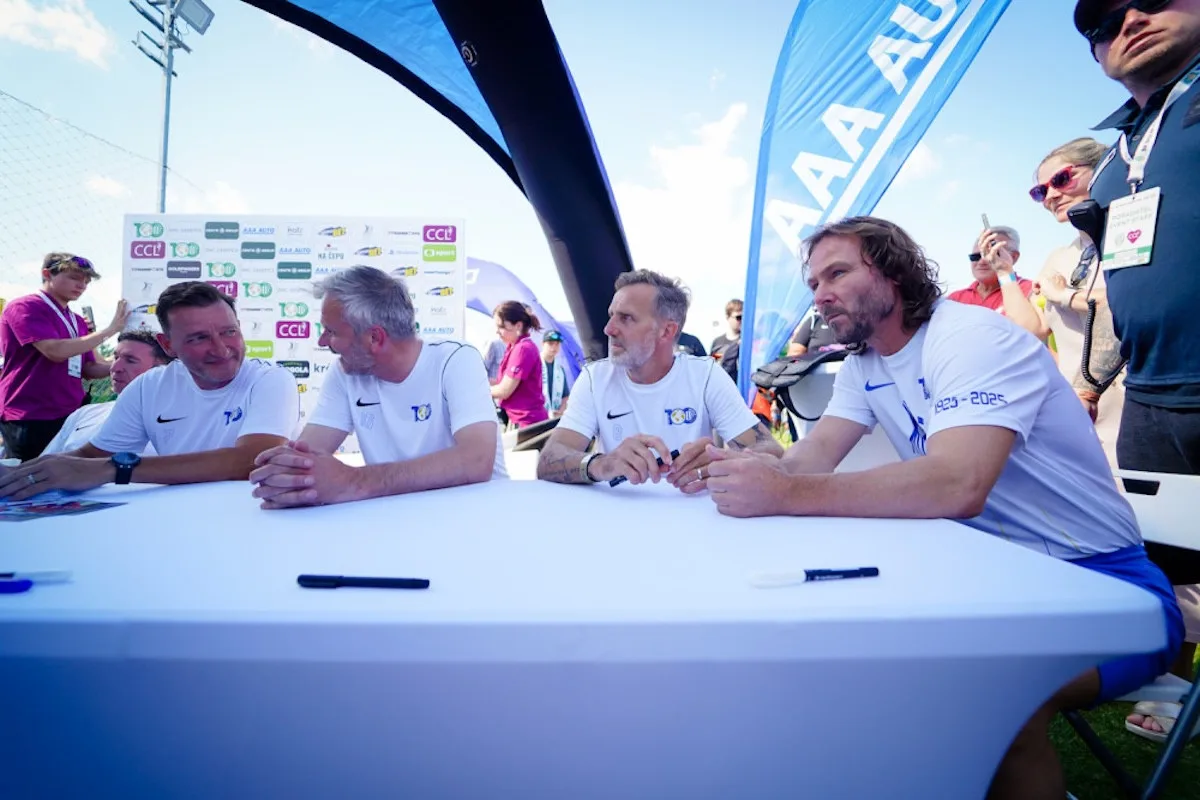 Pavel Nedvěd na exhibici v Dolních Chabrech.