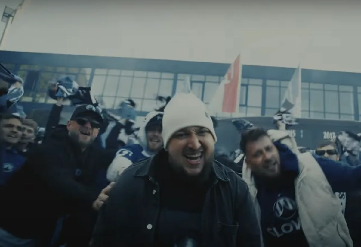 Slovan Liberec představil novou hymnu Modrobílá krev. Reakce fanoušků se různí