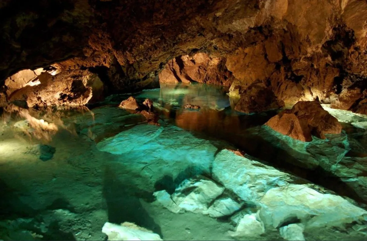 Bozkovské dolomitové jeskyně v Bozkově u Semil