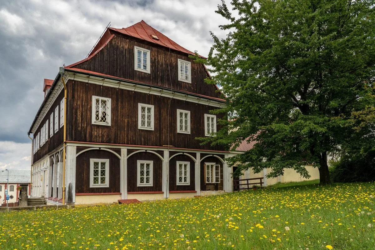 TIP NA VÝLET: Vydejte se za podstávkovými domy Lužických hor