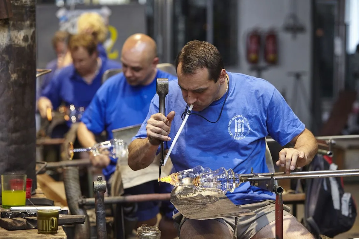 Sklárna v Harrachově dodávala až 70 procent produkce do USA, letos ani skleničku