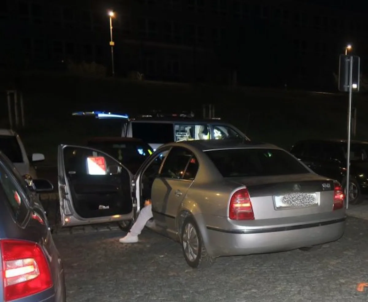 Nevšimla si, že na parkovišti nabourala jiné auto. Mladá žena nadýchala tři promile