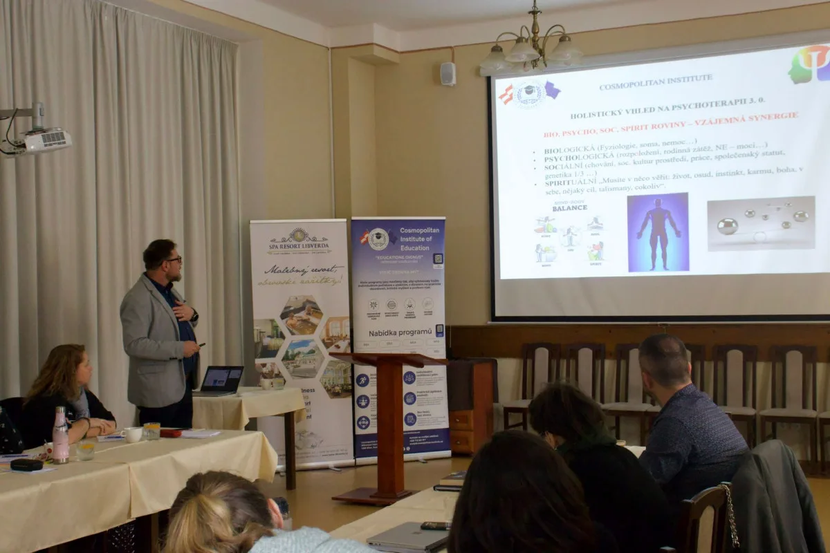 Ředitel a majitel Cosmopolitan Institut of Education Robert Trebicki