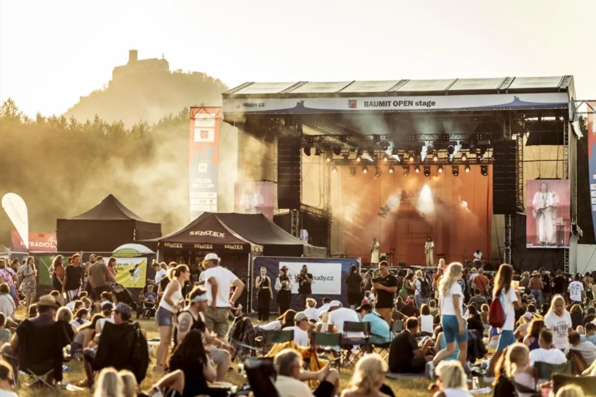 Festival Hrady CZ dorazil pod Bezděz. Láká na Kabáty, Krajča či Visací zámek