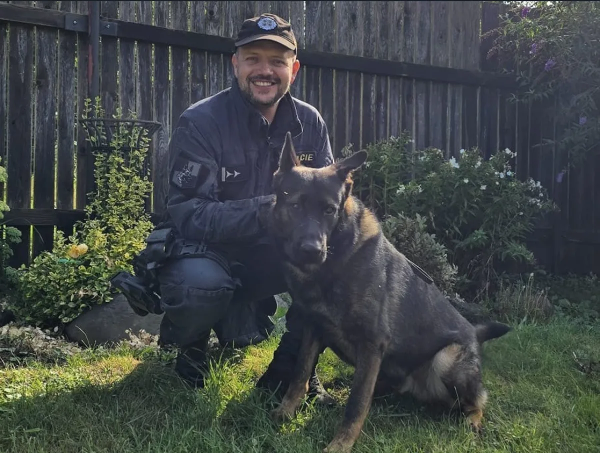 Policista prap. Miloslav Novák a služební pes Dar