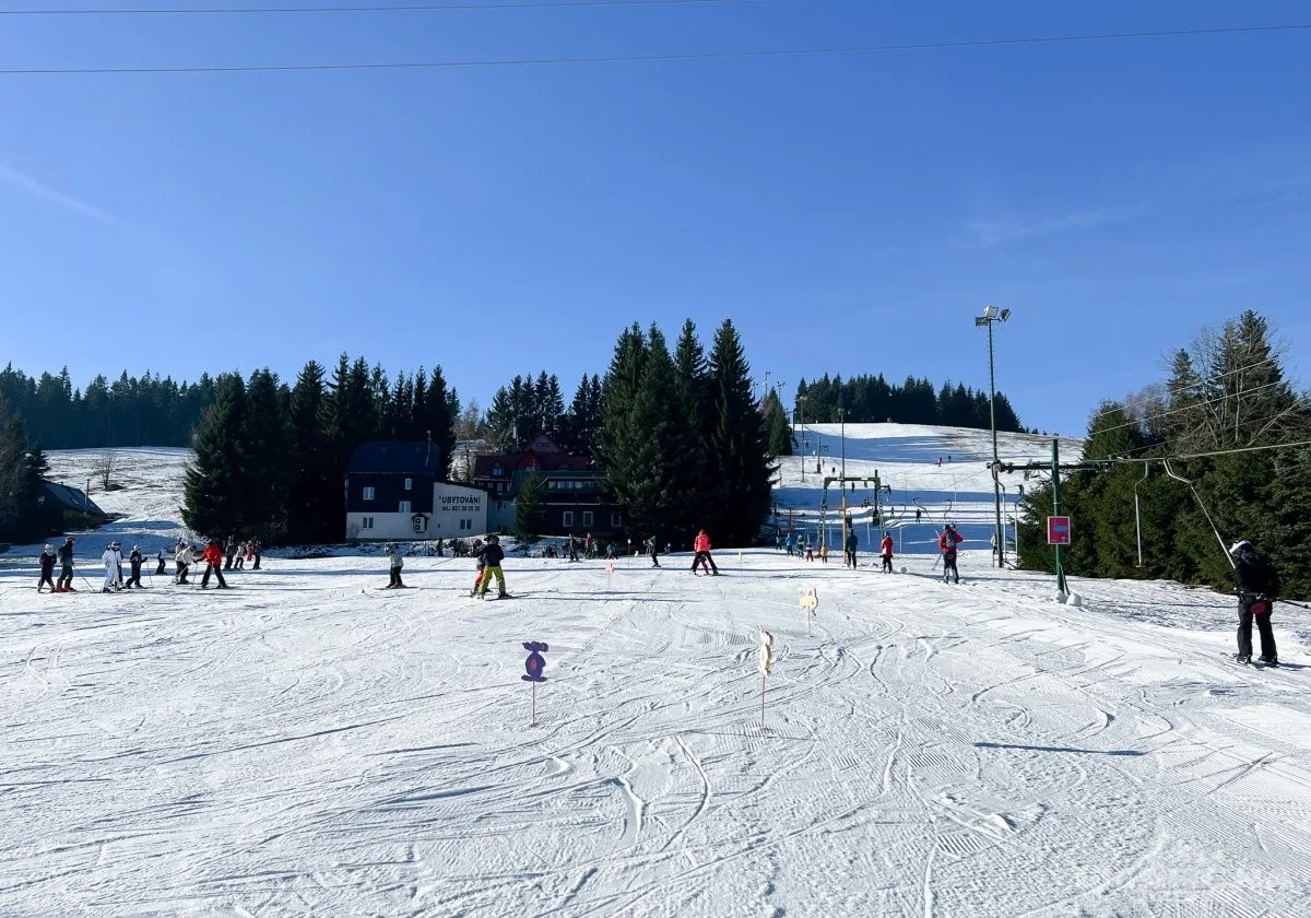 Šance na zachování provozu skiareálu v Bedřichově klesá, spolek asi nevznikne
