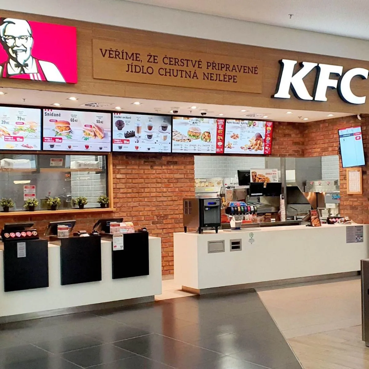 Podvody s trvanlivostí masa v jabloneckém KFC? Všechny předpisy dodržujeme, zní od provozovatele