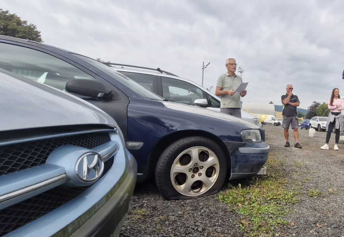 Dražba 16 autovraků v Liberci vynesla 64.800 korun, nejvíce prodej Škody 120