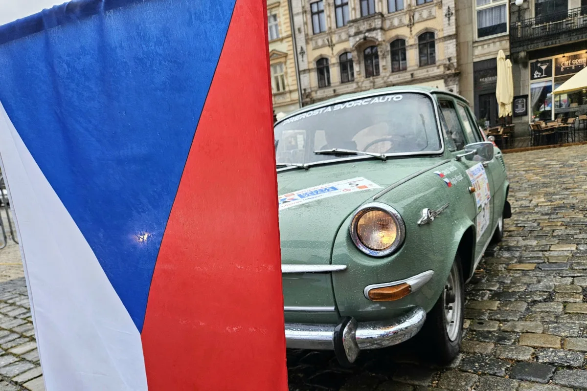 Stejně jako před 60 lety. V Liberci startovala Rallye Vltava, nechyběl ani tehdejší vítěz