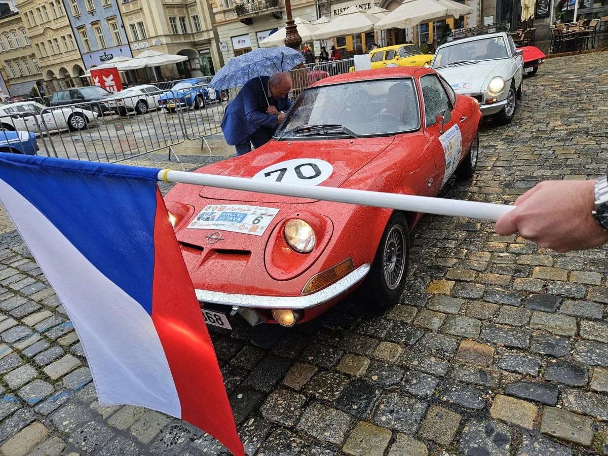 Stejně jako před 60 lety. V Liberci startovala Rallye Vltava, nechyběl ani tehdejší vítěz