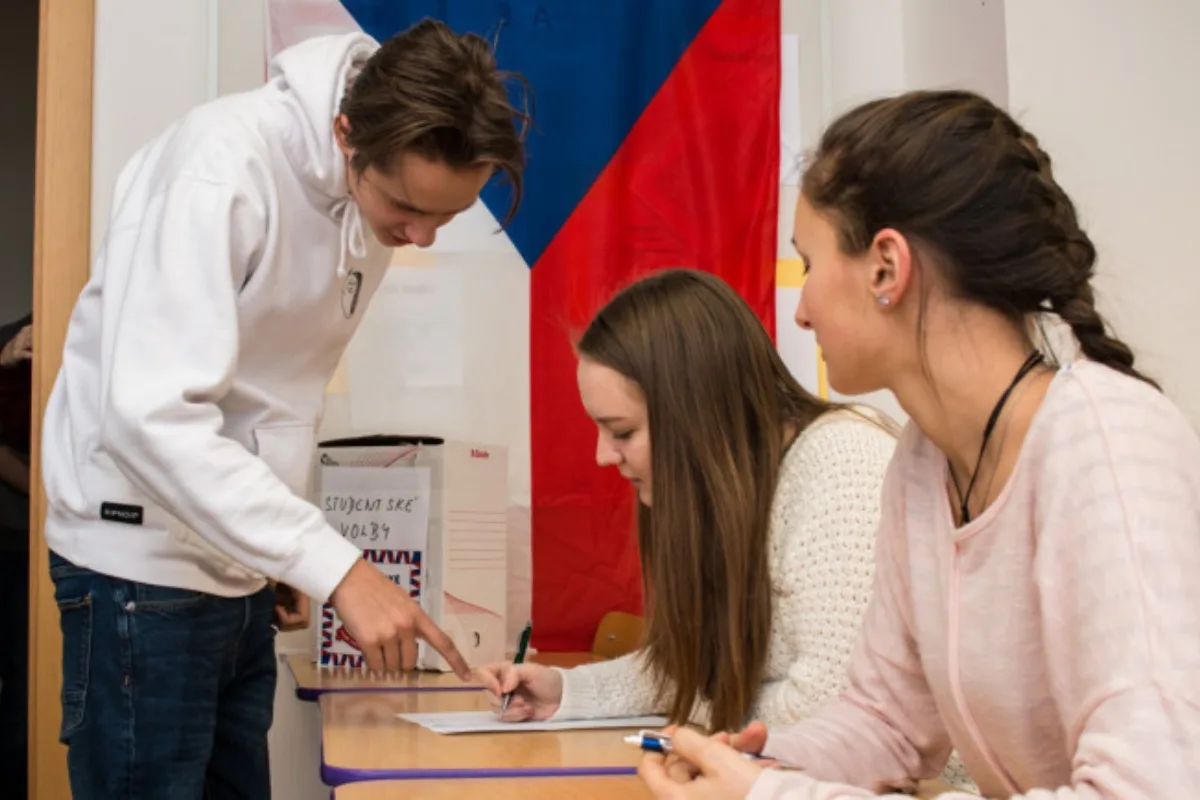 Studentské volby vyhrála koalice Spolu. Stačilo! a SPD by se do Sněmovny nedostaly