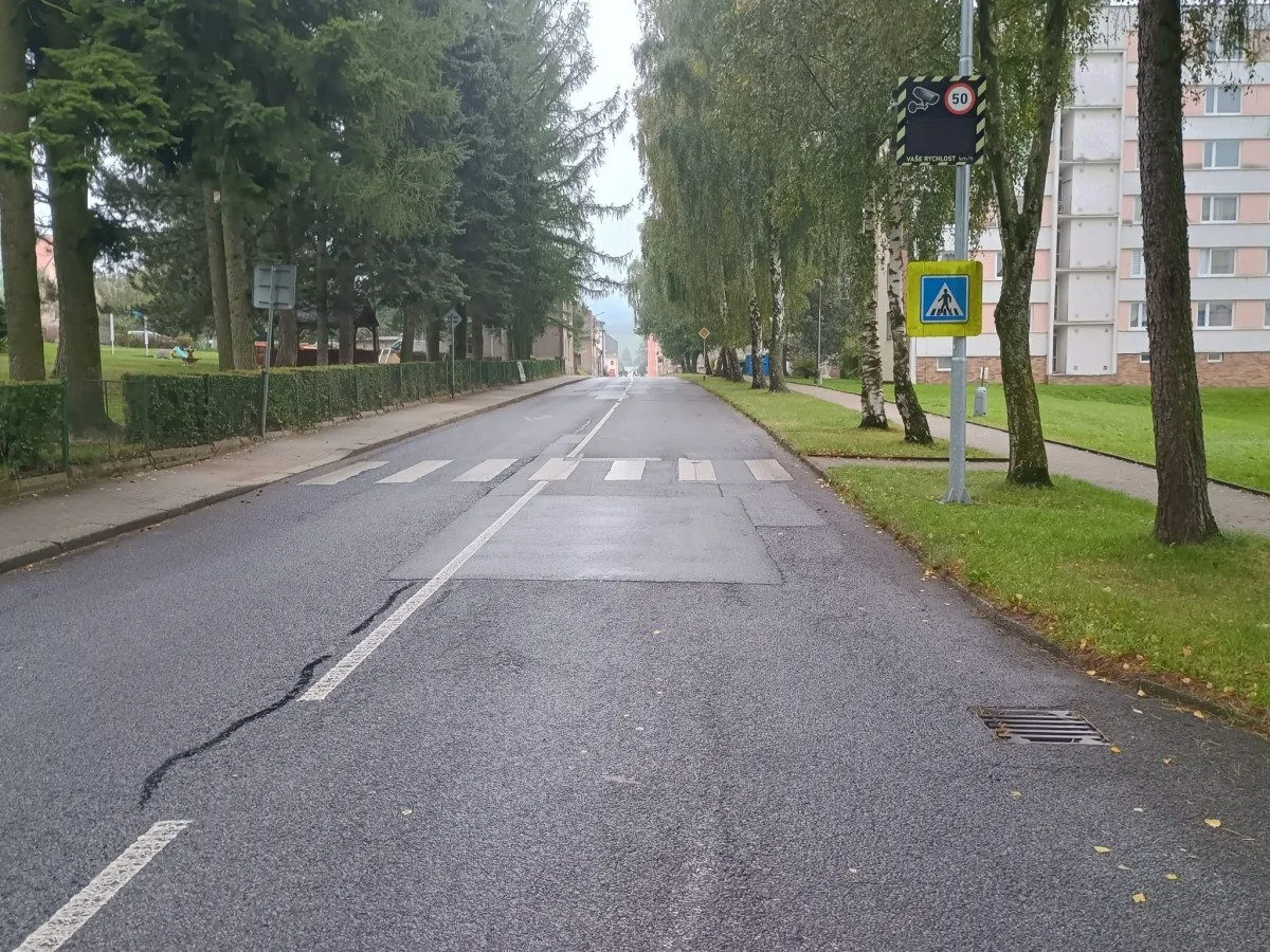 Jeden z radarů by měl být umístěn u přechodu ve Frýdlantské ulici u mateřské školy.