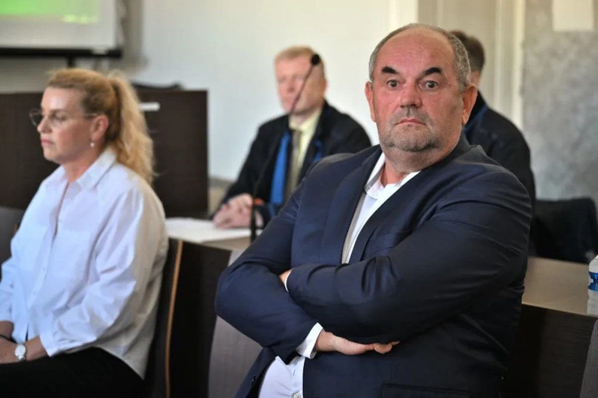 Pelta je opět v nemocnici, žádá odklad nástupu do vězení