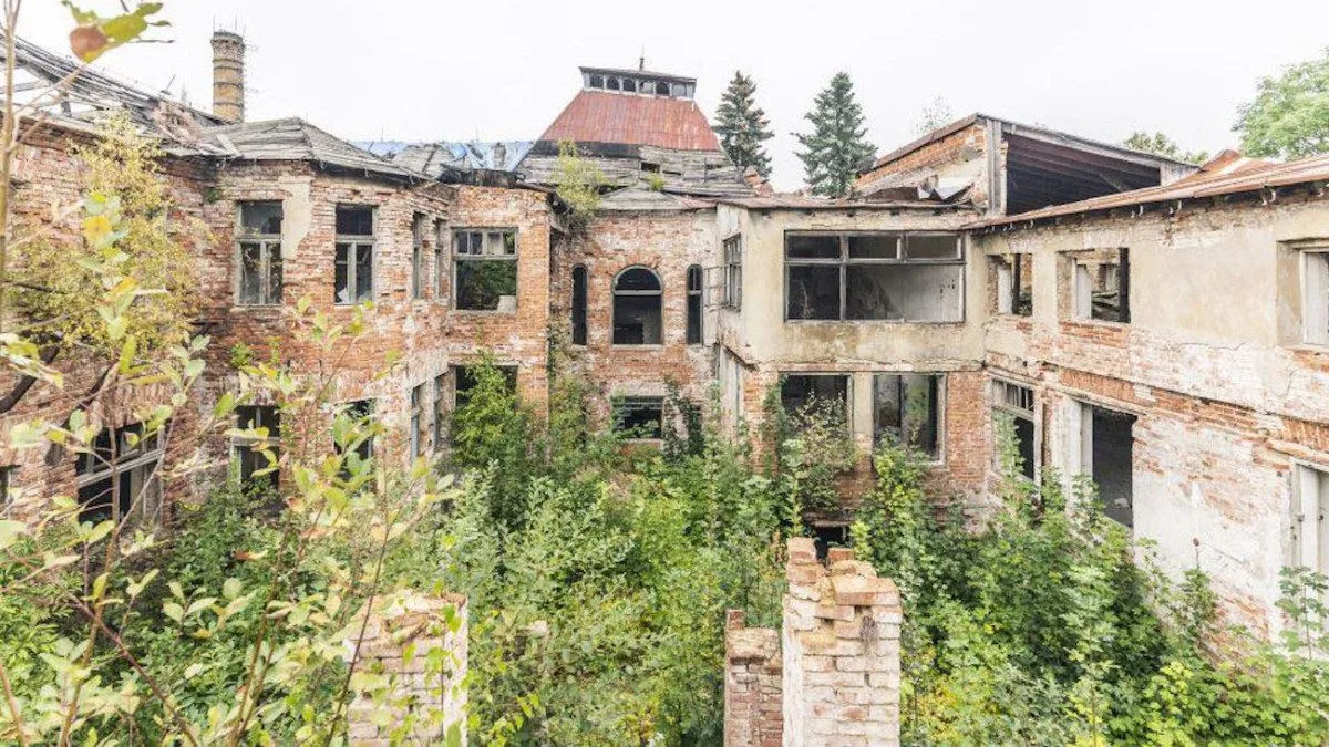 Zchátralá Eliáška v Kamenickém Šenově slaví 120 let. Dočká se obnovy