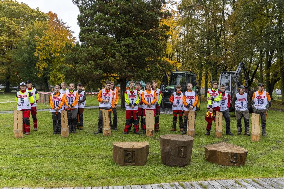 Frýdlantský park hostí soutěž středoškolských týmů Jizerský dřevorubec