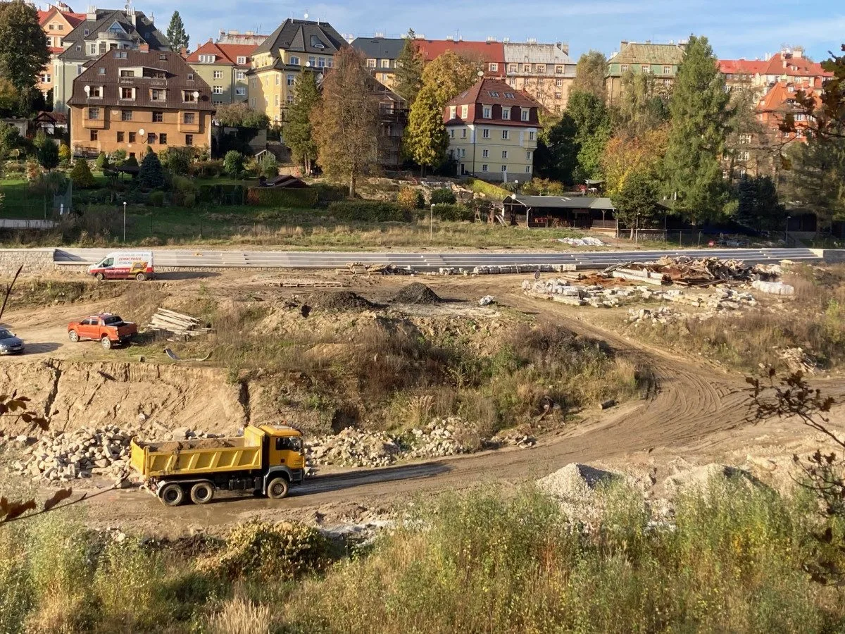 Úprava okolí přehrady v Liberci se protáhne, potrvá do začátku léta příštího roku