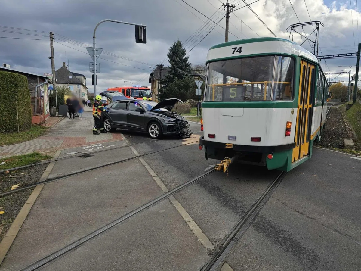 Dopravní nehoda osobního automobilu a tramvaje ve Vratislavicích se obešla bez zranění