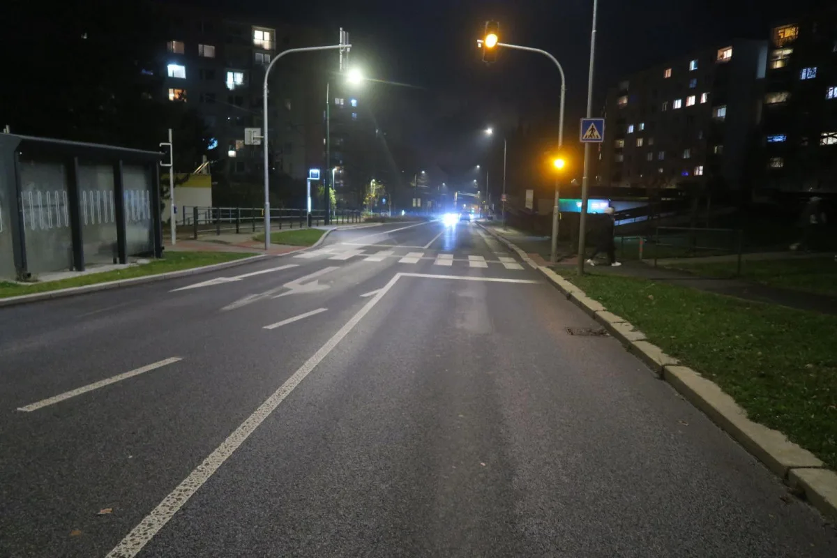 Policie hledá řidiče, jenž na přechodu v Jablonci srazil dívku. Mluvil s ní, pak odjel