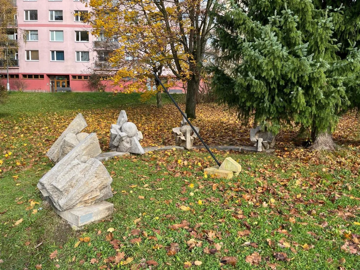 Město nechalo opravit Sluneční hodiny v Ruprechticích. Na obnově se podílel i autor