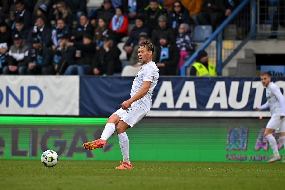 Slovan ukončil černou domácí sérii, Karvinou zničil šesti góly