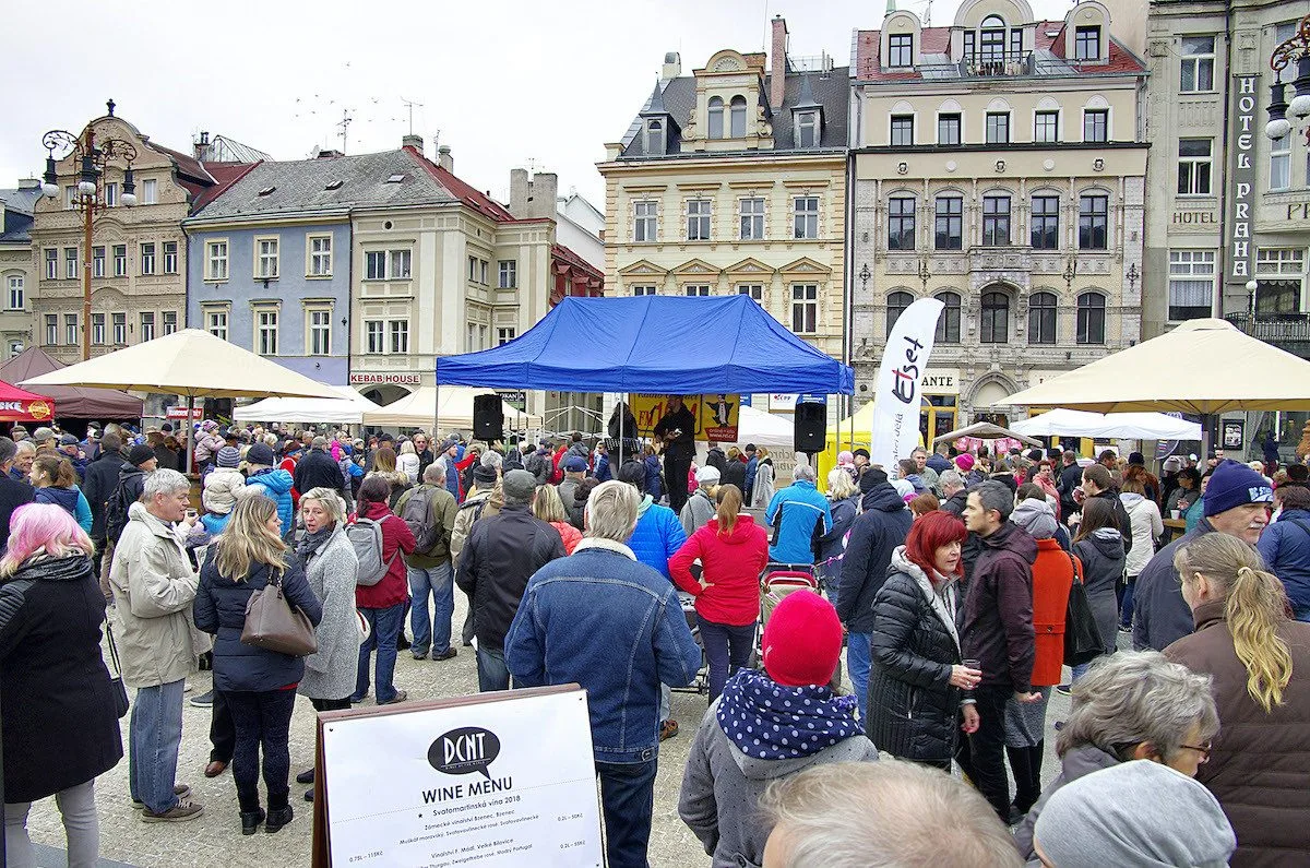Svatomartinský trh před libereckou radnicí bude pestrý jako listopadové listí