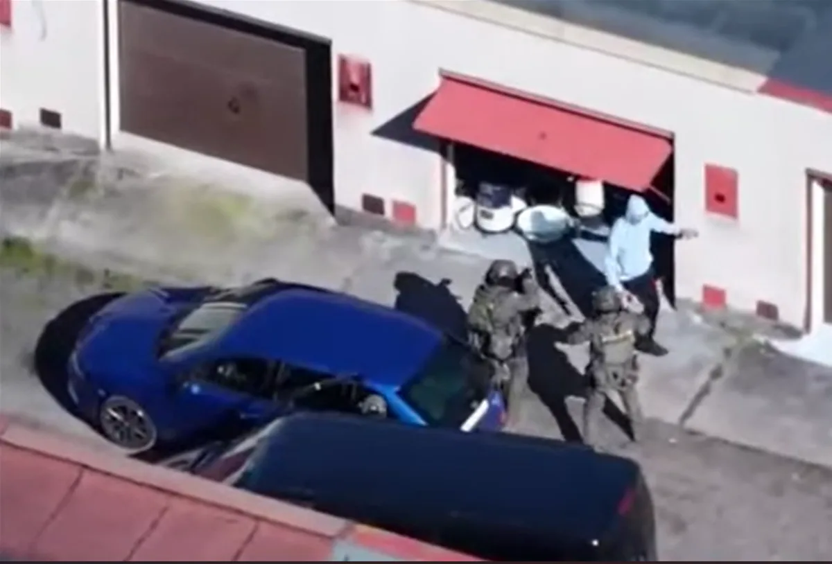 Liberecký TOXI tým rozbil síť výrobců pervitinu, kriminalisté zadrželi sedm lidí