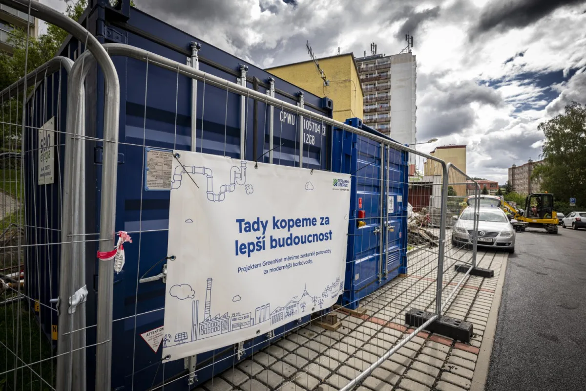 Nevzhledné nadzemní parovody jsou v Liberci minulostí. Teplárna dokončila jejich výměnu