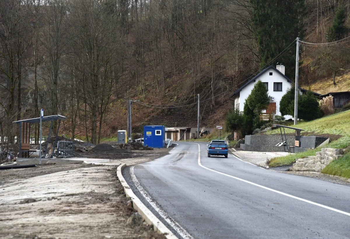 Obnova silnice u Benešova u Semil je hotová. Šlo o jeden z největších silničních projektů kraje
