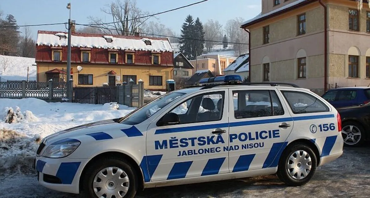V jabloneckém Tescu zkolaboval muž. Byl pod vlivem drog