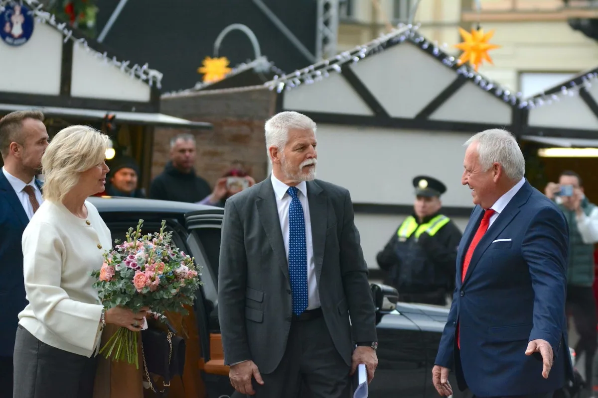 Prezident v Liberci. Zaujala ho nanovlákna, na radnici mluvil o pomoci Ukrajině
