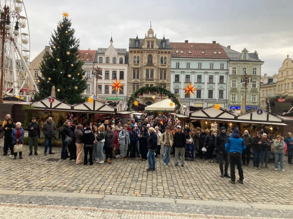 Prezident v Liberci. Zaujala ho nanovlákna, na radnici mluvil o pomoci Ukrajině