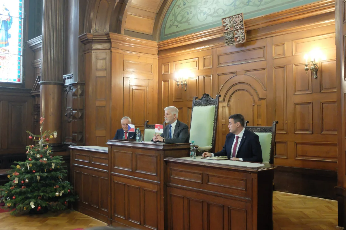 Prezident v Liberci. Zaujala ho nanovlákna, na radnici mluvil o pomoci Ukrajině