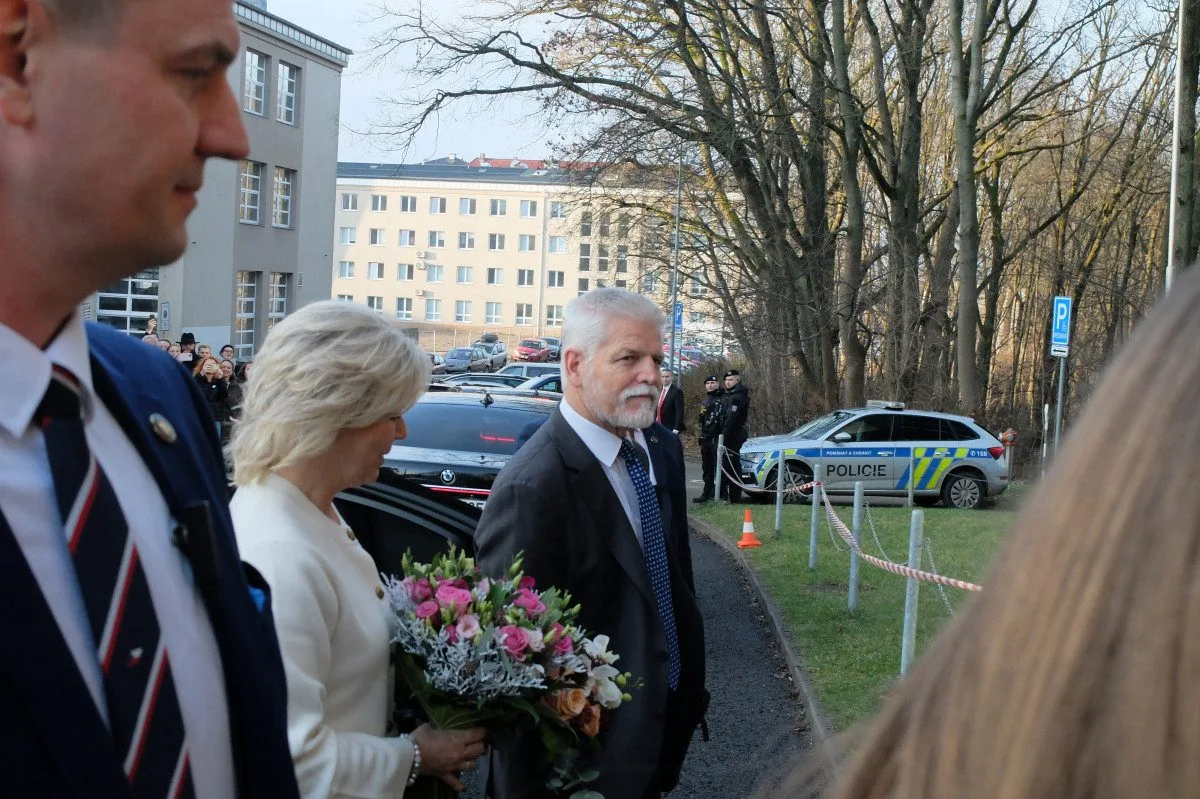 Prezident v Liberci. Zaujala ho nanovlákna, na radnici mluvil o pomoci Ukrajině