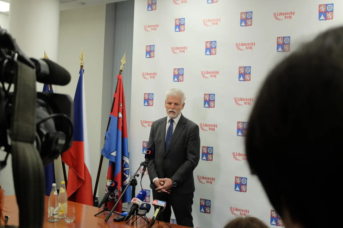 Prezident v Liberci. Zaujala ho nanovlákna, na radnici mluvil o pomoci Ukrajině
