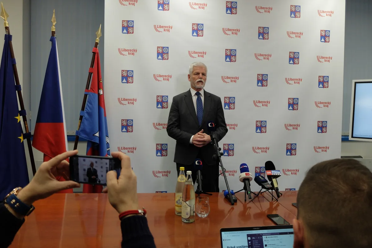Prezident v Liberci. Zaujala ho nanovlákna, na radnici mluvil o pomoci Ukrajině