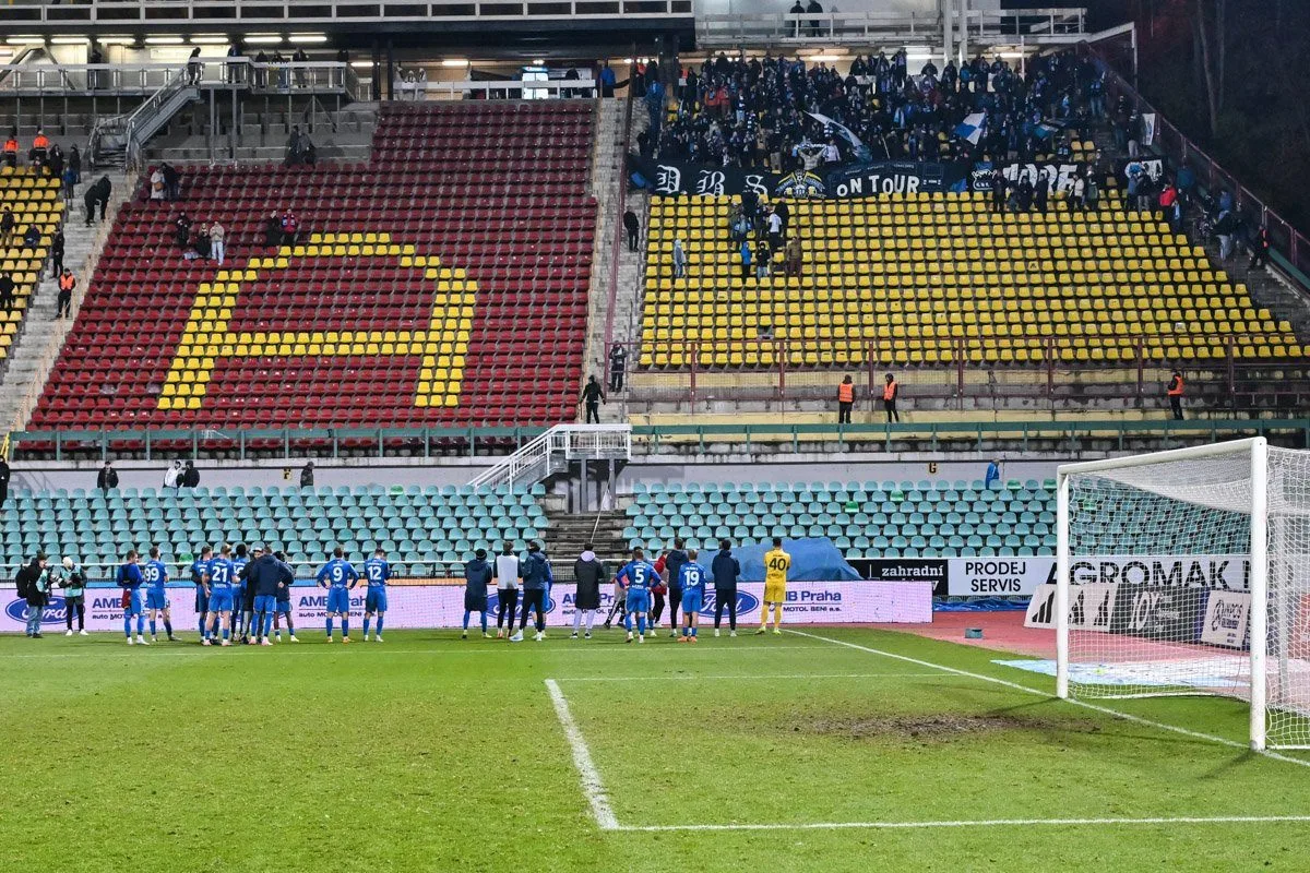 Fanoušci Slovanu se chystají na Letnou. Zaplní tři autobusy, vyprodali první sektor