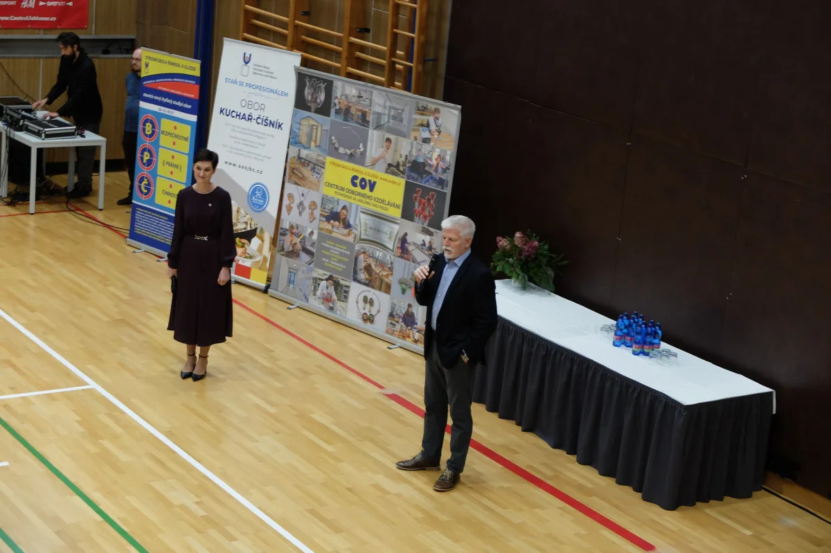 Co když válka dojde až k nám? Zeptal se na besedě v Jablonci student prezidenta