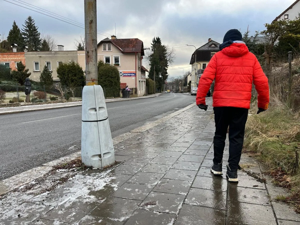 Liberec trápí ledovka. Omezte vycházky a nevyjíždějte, vyzývá město