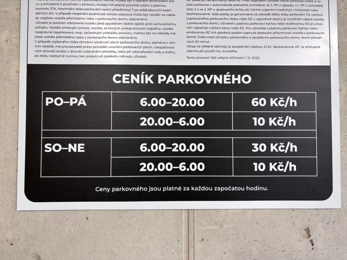 Parkovací dům liberecké nemocnice je v provozu. V šesti podlažích nabízí 338 míst