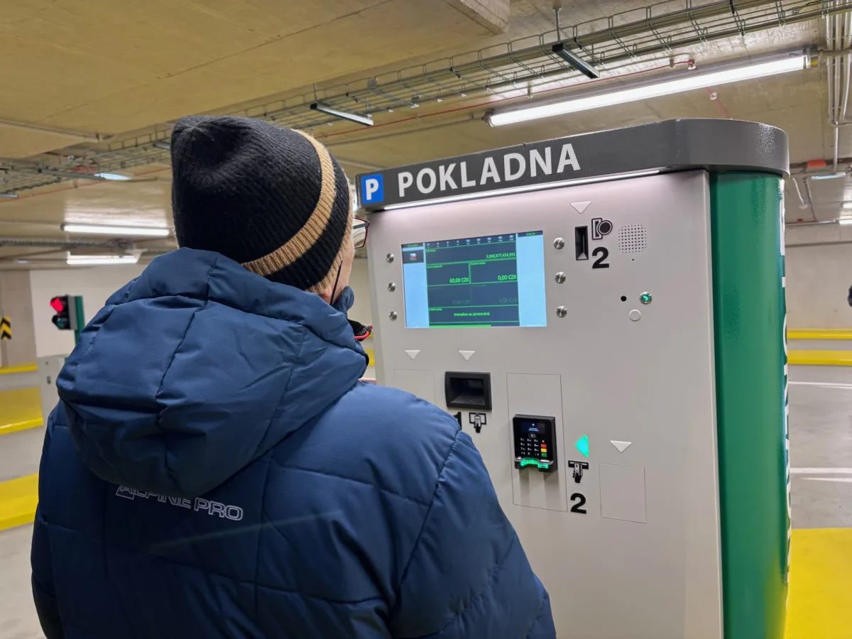 Parkovací dům liberecké nemocnice je v provozu. V šesti podlažích nabízí 338 míst