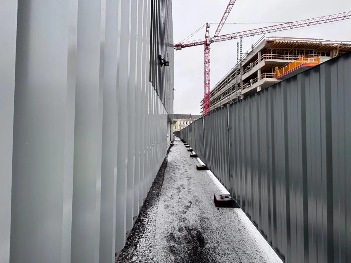 Parkovací dům liberecké nemocnice je v provozu. V šesti podlažích nabízí 338 míst