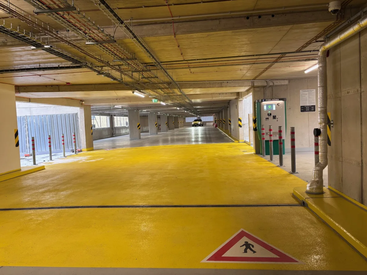 Parkovací dům liberecké nemocnice je v provozu. V šesti podlažích nabízí 338 míst