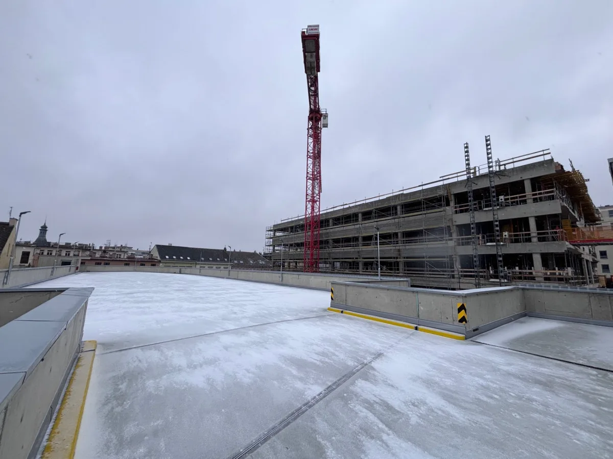 Parkovací dům liberecké nemocnice je v provozu. V šesti podlažích nabízí 338 míst