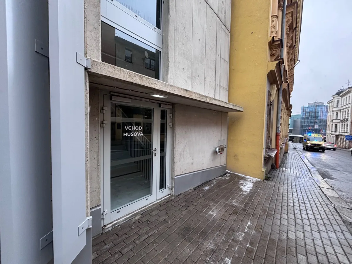Parkovací dům liberecké nemocnice je v provozu. V šesti podlažích nabízí 338 míst
