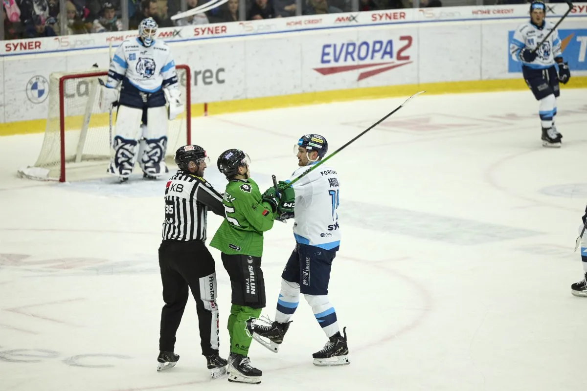 Tygři vybojovali derby. Mladou Boleslav skolil v nájezdech Lenc