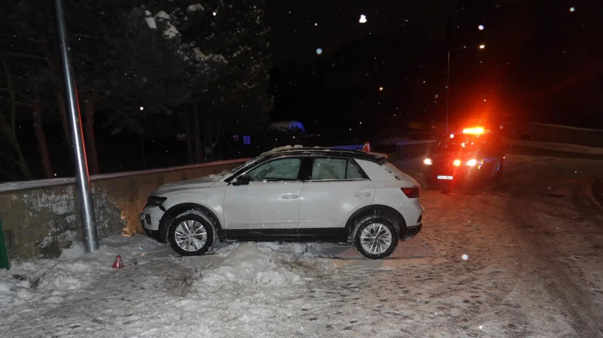 Automatický systém nahlásil nehodu. Řidič byl opilý, v nemocnici napadl policistu