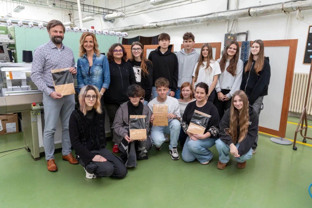 Výuka se proměnila v reálný produkt. Studenti průmyslovky se podíleli na vzniku kolekce