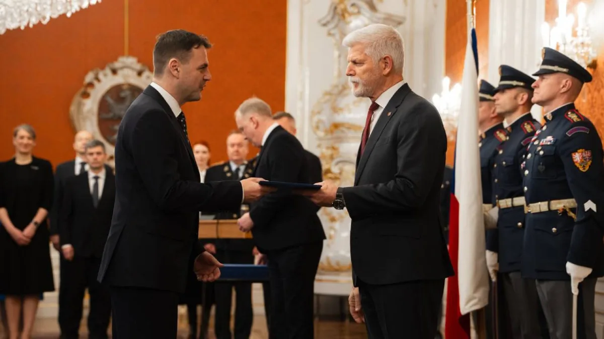 KOMENTÁŘ: Macinka jako Babišův dobrman, prezident se ocitl pod palbou