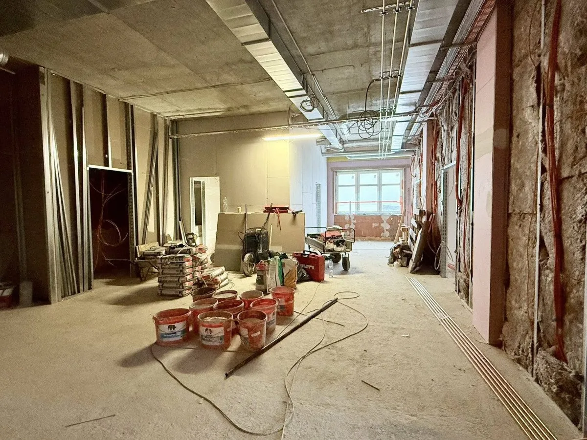 V turnovské nemocnici roste nový pavilon, umožní rozšířit jednotku intenzivní péče
