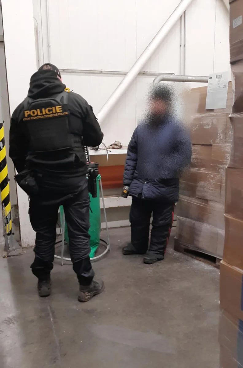 Neproklouzne ani myš. Na kontroly cizinců v České Lípě dohlížely z výšky drony